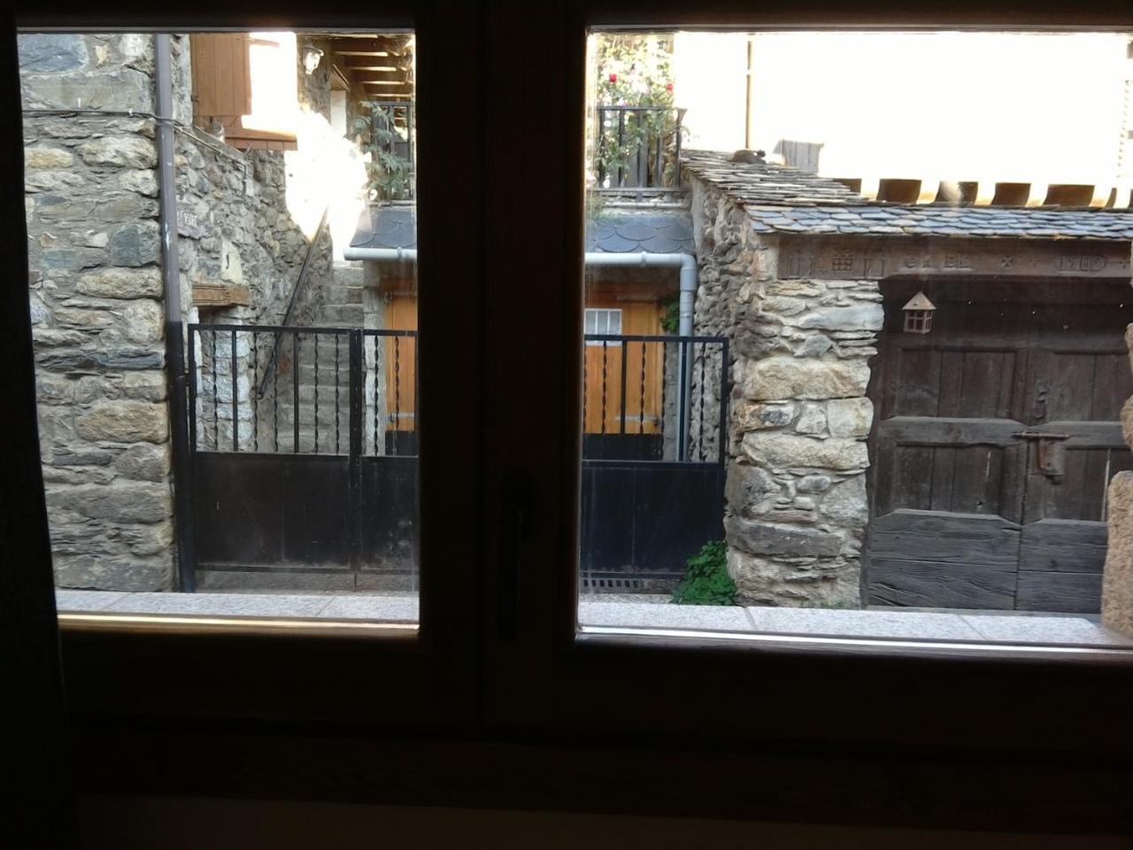 Estación Pensio I Apartaments La Bordeta מראה חיצוני תמונה